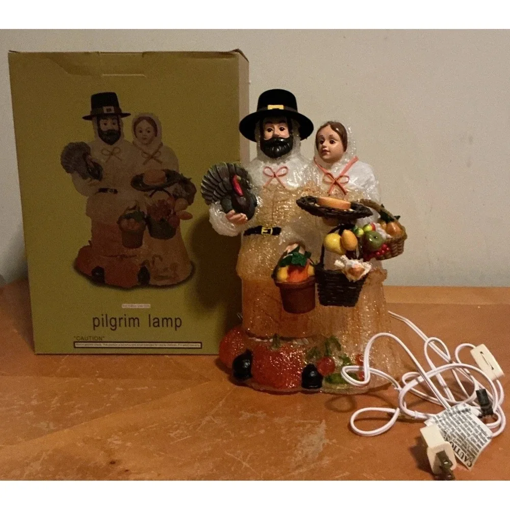 Retired Cracker Barrell Fall Harvest Thanksgiving Pilgrim Light Up, With Box‎